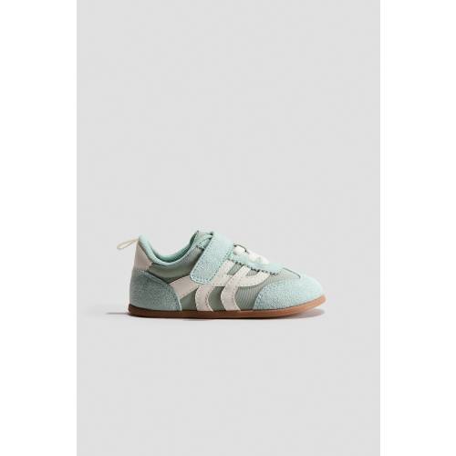 BAREFOOT SNEAKERS