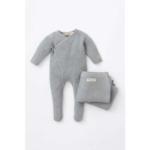 Monica + Andy Little Luxe Cuddle Box Size 0-3 months