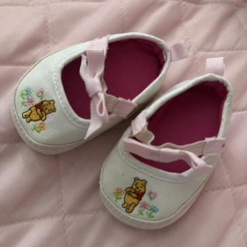 Winnie the Pooh baby shoes #babyshoes #disney