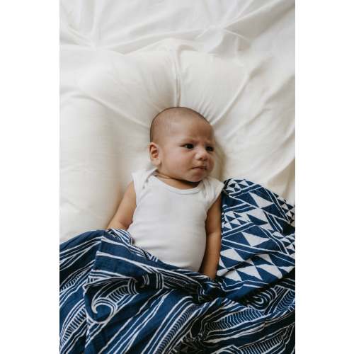 Te Ao Marama Pēpi Wrap - Navy Blue