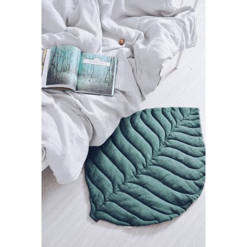 Leaf play mat from natural linen, green color