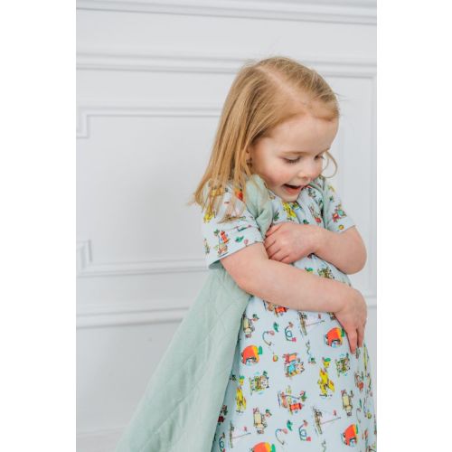 Richard Scarry's Busyworld™ Lowly Worm Quilted Oversized Blanket