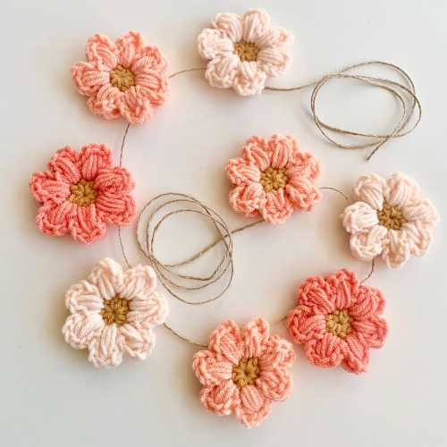 Daisy Garland, Kids Bedroom Decor, Daisy Nursery Garland, Cottagecore Nursery, Toddler Room Decor, Flower Garland, Baby Room Flower Nursery