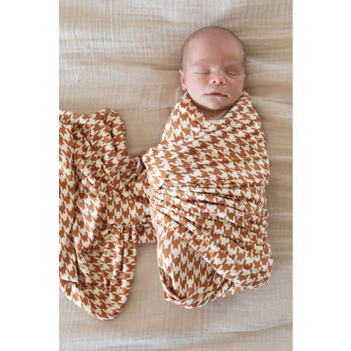 RUST HOUNDSTOOTH | SWADDLE