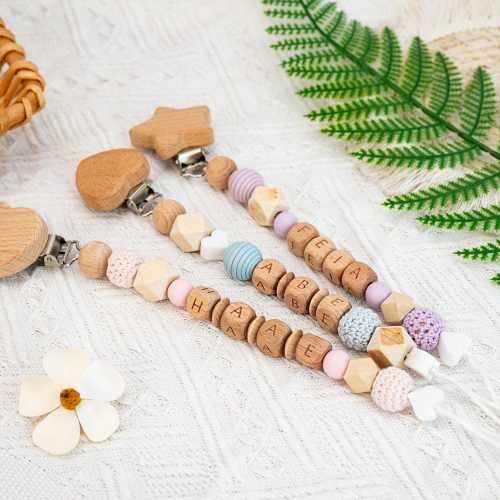 Customized Pacifier Clip, Newborn Gift, Custom Baby shower Gift, Babygirl Binky Holder, Wooden Babyboy Dummy Chain, Gifts for Niece, Nephew