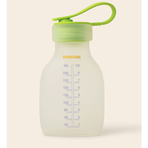 THE CANTEEN
Our BPA-free storage jar allows you to safely collect up to 8 oz. of breast milk, sans plastic.
