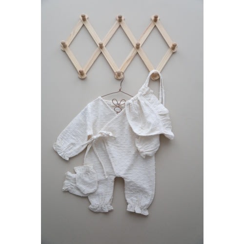 Gender Neutral Baby Muslin Kimono, Newborn Coming Home Outfit , Newborn jumpsuit, 100 % organic Baby Kimono Hat Gloves Set