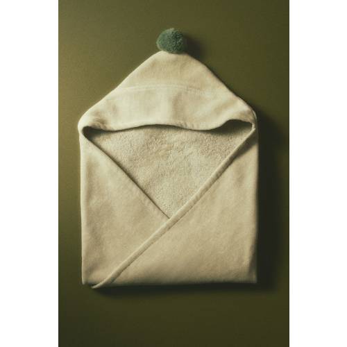 HOODED BATH TOWEL