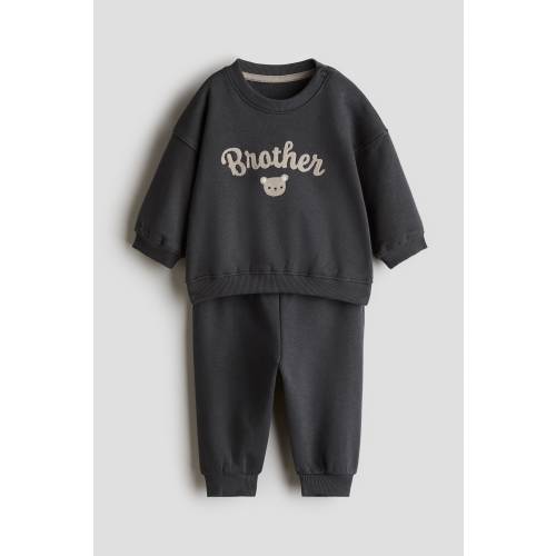 2-PIECE SIBLING SWEATSHIRT AND JOGGERS SET