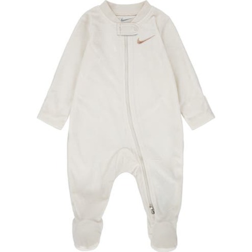 Essentials Swoosh Print Velour Footie

Essentials Fleece Footie, 9M