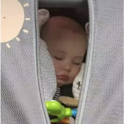 SnoozeShade Original (0-6m) | Universal-fit pram/stroller sun and sleep shade | Blocks 99% of UV