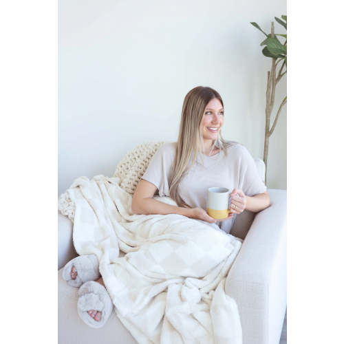 CuddleLane™ Luxe Blankets | Check