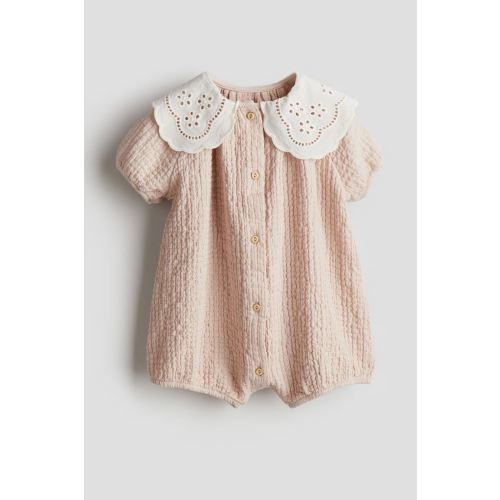 Crinkled Muslin Romper Suit, Light dusty pink, Kids | H&M USH&MH&MInstagramTikTokYouTubePinterestFacebookH&MCrinkled Muslin Romper Suit, Light dusty pink, Kids | H&M USCrinkled Muslin Romper Suit, Light dusty pink, Kids | H&M USCrinkled Muslin Romper Suit