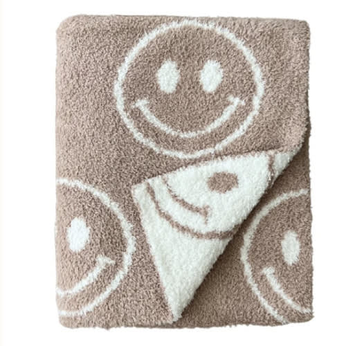 Smiley Fuzzy Blanket | Latte – Minted Method