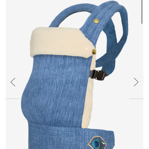 Zeitgeist Denim Classic + Shearling Insert Ecru | ARTIPOPPE | Elevate your desired Zeitgeist Baby Carrier with an attachable insert for an additional layer of warmth and comfort.