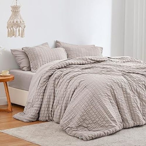 Love's cabin Seersucker Burlwood King Size Comforter Set 7 Pieces, All Season Bedding Set, King Bed in a Bag Comforter Set with Comforter, Flat Sheet, Fitted Sheet, Pillowcase and Pillow Sham