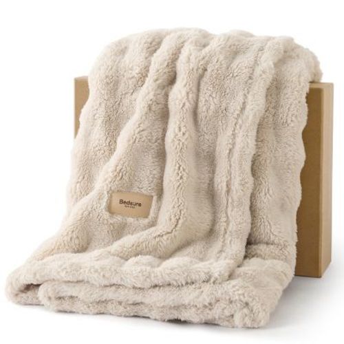 Bedsure 3D Fleece Bubble Blanket for Couch - GentleSoft Beige Throw Blanket for Sofa Bed Room Decor - Luxury Soft Cozy Gifts for Women, Lightweight, A