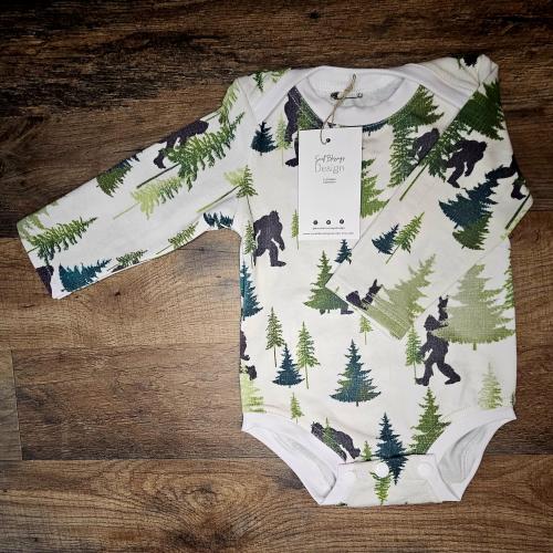 Bigfoot Baby Bodysuit | Cute & Funny Sasquatch Baby Outfit | Unique Gift for Baby Shower or Newborn | Handmade bodysuit | one-piece outfit