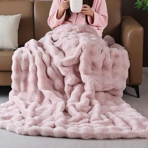 Pink Fluffy Faux Fur Throw Blanket for Bed Couch Living Room Fuzzy Bubble Cozy 50x60 Decorative Throw Blanket Rabbit Fur Bunny Blanket Home Decor 860 GSM