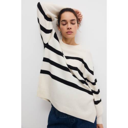 MAMA SLIT-HEM SWEATER