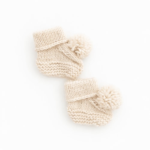 Garter Stitch Baby Booties Natural with Pom Poms - Huggalugs