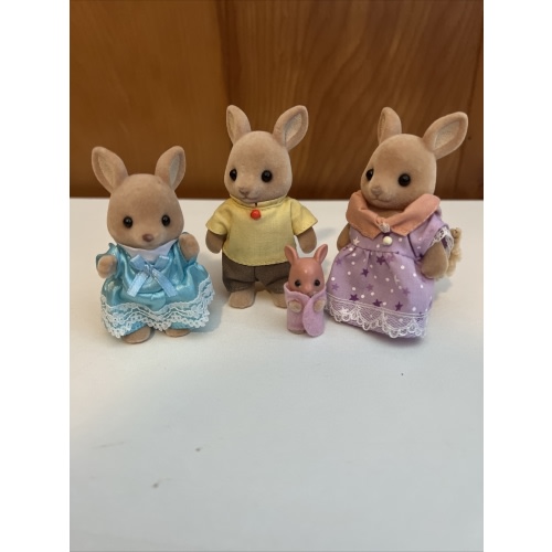 Calico Critters Kangaroo Family Set Of 4 Mom Dad Sister Baby Animal Toy Figures