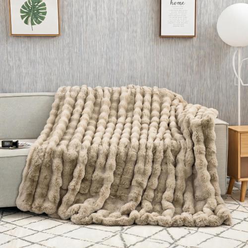 Birthday gift for girlfriend | Khaki-colored faux rabbit fur bubble blanket | Women's home decoration