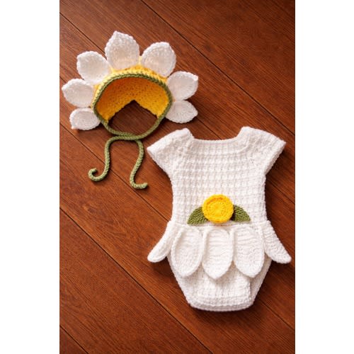 Crocheted Daisy Costume, Daisy Romper and Bonnet, Newborn Photography, Infant Halloween, MADE TO ORDER