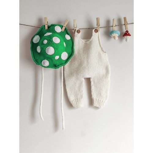 Newborn Mushroom Costume: Hand-Knitted Baby Photo Prop