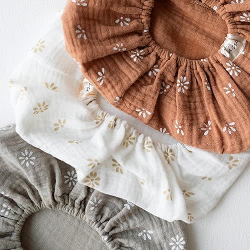 Baby Wipes Cover – Universal Size, One Size Fits All Wipes Packages | Muslin Cotton Tissue Cover for Nursery, Diaper Bag & Changing Table, Station | Gingham & Neutral Patterns (3-Daisy)