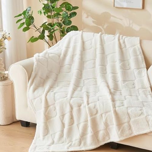 NEWCOSPLAY 3D Heart Checkered Flannel Throw Blanket, Ivory Love, 50"x70"