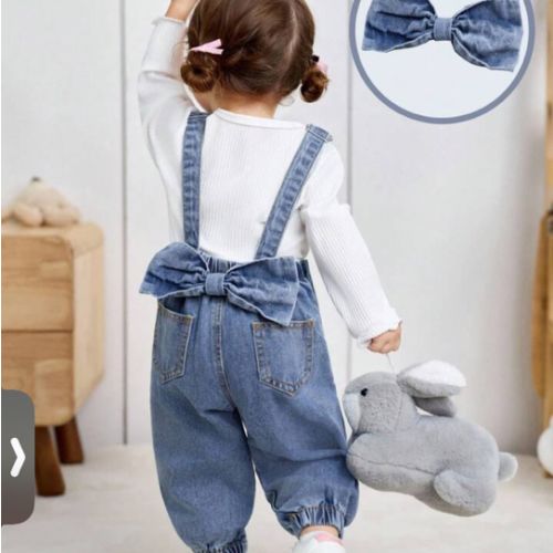 SHEIN Little Byeori Baby Girl Cute Casual Collegiate 3D Bow Decor Blue Denim Overalls,Fall Clothes,Winter Clothing ,Casual And Fashionable Vacation Outfits,2000s Style ,Halloween Denim Jeans ,Christmas ,Baby Overalls With A Bow At The Back | SHEIN USA