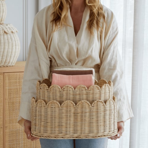 Belle Scalloped Basket - Large