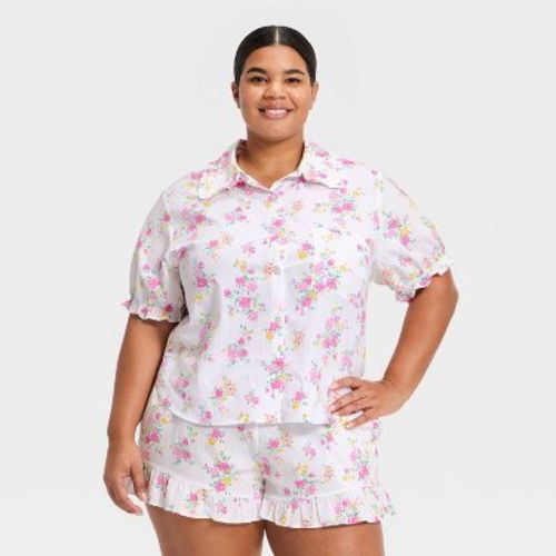 Women's Mommy & Me Ruffle Short Sleeve Notch Collar Shirt and Shorts Pajama Set - Auden™ White 1X