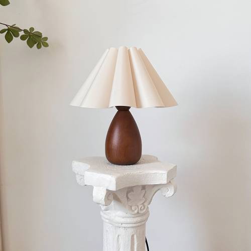 Handmade Vintage Wooden Table Lamp 110-240V, Walnut Color Paint Beige Petal Pleated Shade, Bedroom Living Room Kitchen Retro Decor Desk Lamp