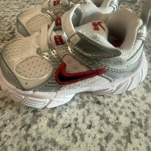 Nike Air Max 90 white & silver sneakers in US 4C...