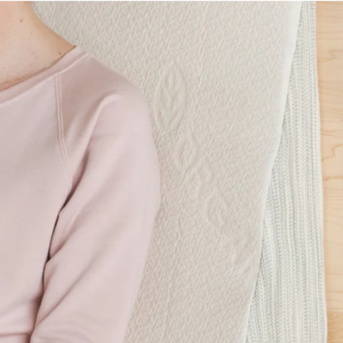 Organic Bed Wedge Pillows Reduce Pain & Snoring | Avocado® – Avocado Green Mattress