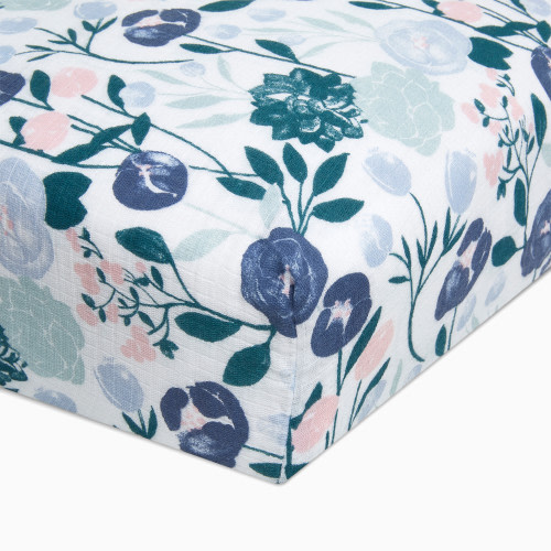 aden + anais Essentials Cotton Muslin Crib Sheet - Flowers Bloom