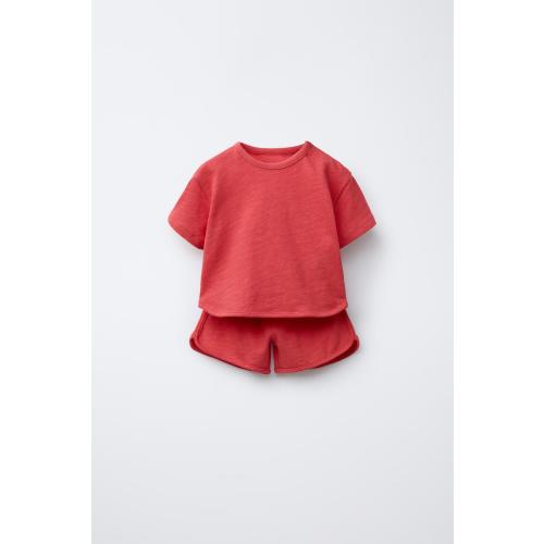 PLAIN T-SHIRT AND BERMUDA SHORTS SET - Red | ZARA United States