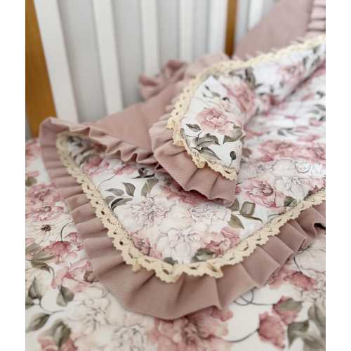 Vintage Floral Nursery Blanket, Cottagecore Baby Girl Bedding, Ruffle Crib Quilt, Floral Nursery Decor, Baby Shower Gift