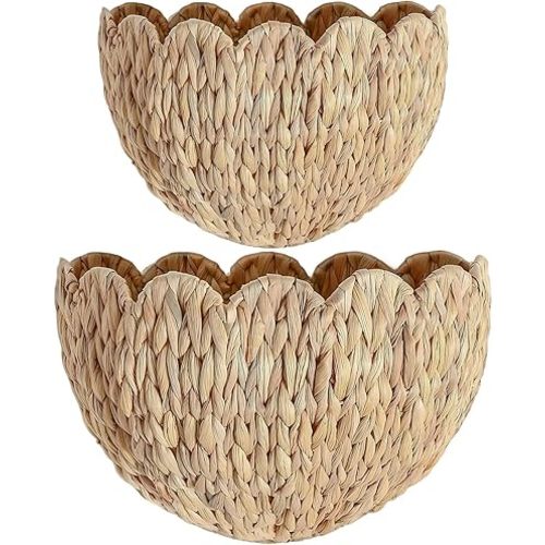 Scalloped Hanging Wicker Baskets for Wall, Scalloped Home Decor, Hanging Woven Rattan Wall Basket for Flowers Front Door Bathroom Storage (Set of 2 Water Hyacinth)