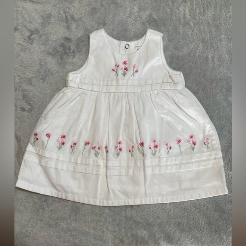 Baby Girl Clothes New Vintage Carter's 6 Month white with pink flowers.