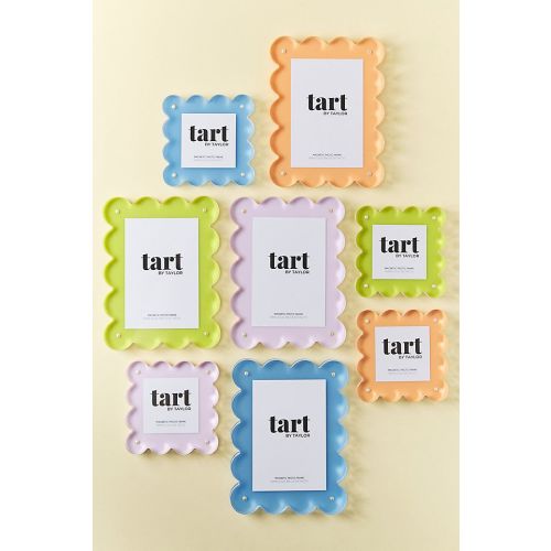 Acrylic Scalloped Picture Frame