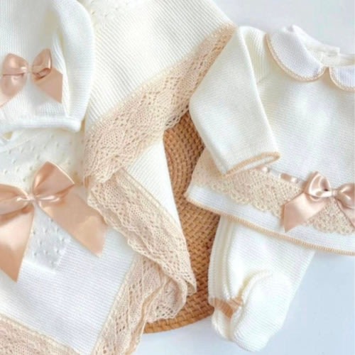 Knitted newborn set with hat, ivory white SET with camel bow, baby clothes, newborn set, knitted newborn clothes, newborn girl set