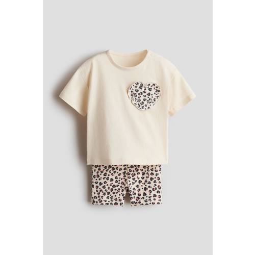2-PIECE TOP AND SHORTS SET