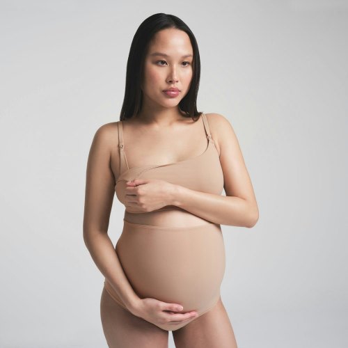 FITS EVERYBODY MATERNITY NURSING SCOOP BRALETTE | CLAY | SKIMS
