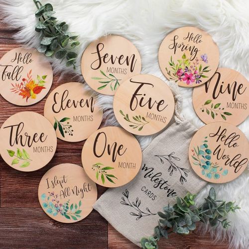 Beautiful Baby Monthly Milestone Cards - The Perfect Newborn Photography Props to Document Your Baby´s Growth - 10 Reversible Wooden Circles/Discs incl. Announcement & Hello World Sign