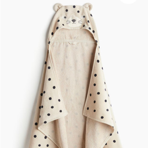 HOODED BATH TOWEL