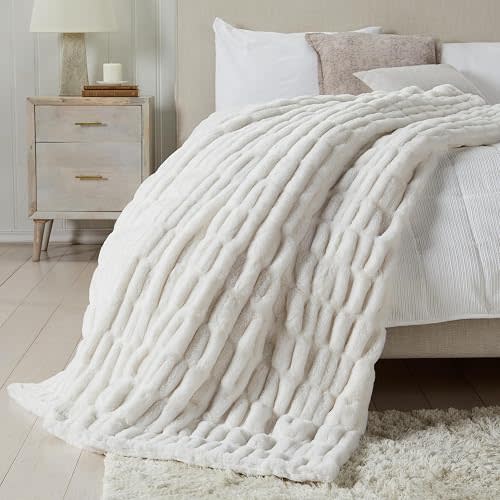 Springtree Home Luxury Micro Plush Throw Blanket for Couch | Fluffy Thick Faux Fur Blanket | White Throw Blanket | Lily Collection - White