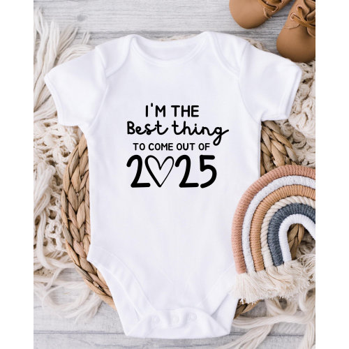 2025 Pregnancy Announcement Vest Bodysuit. I&#39;m the best thing to come out of 2025. Mom to be Gift. Baby Announcement. Baby Shower Gift.